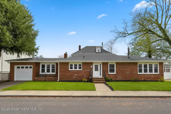 2 Livingston CT, Staten Island, NY 10310