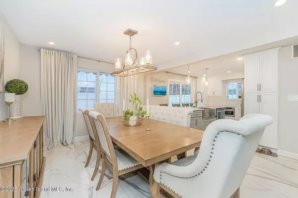 Staten Island, NY 10309,122 Clay Pit RD