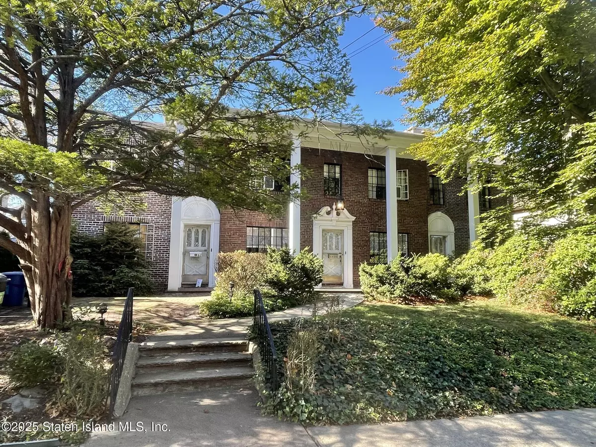 Staten Island, NY 10301,58-62 University PL