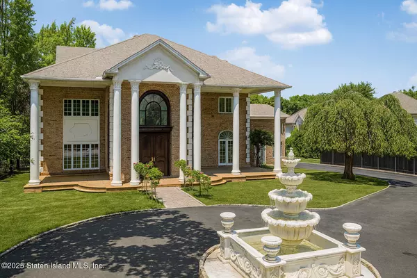 289 Ocean TER, Staten Island, NY 10301