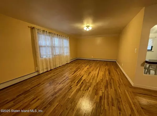 Staten Island, NY 10314,2272 Victory BLVD