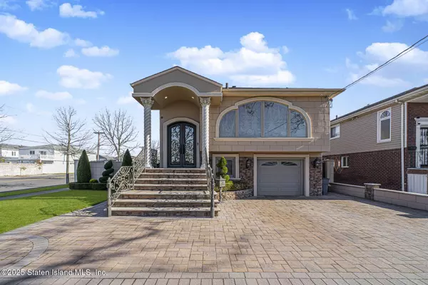 162-03 84th ST, Queens, NY 11414