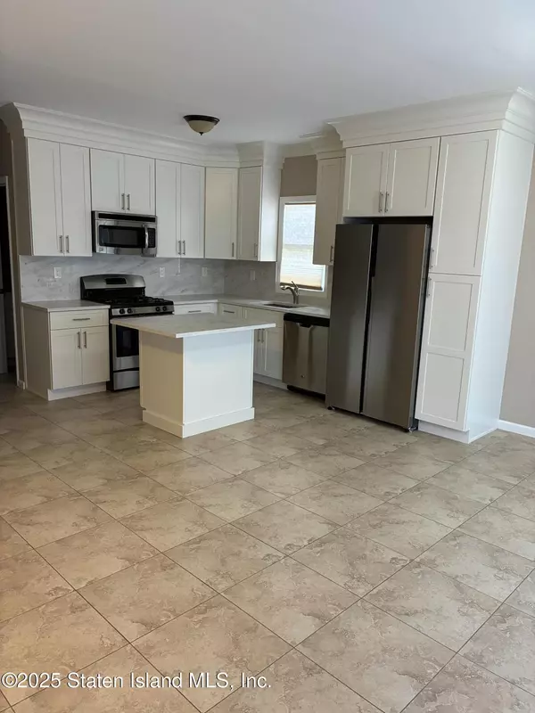 Staten Island, NY 10312,1044 Annadale RD