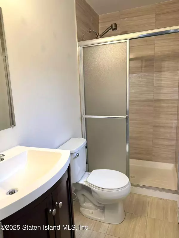 Staten Island, NY 10309,286 Bradford AVE #2fl