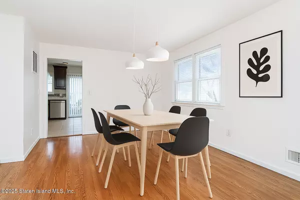 Staten Island, NY 10314,490 Collfield AVE