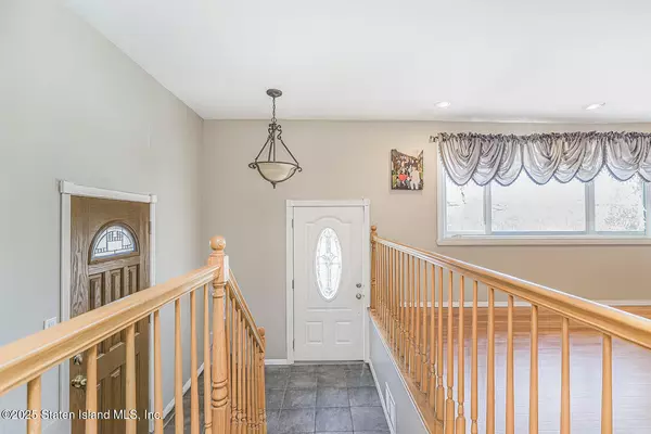 Staten Island, NY 10312,141 N Pine TER