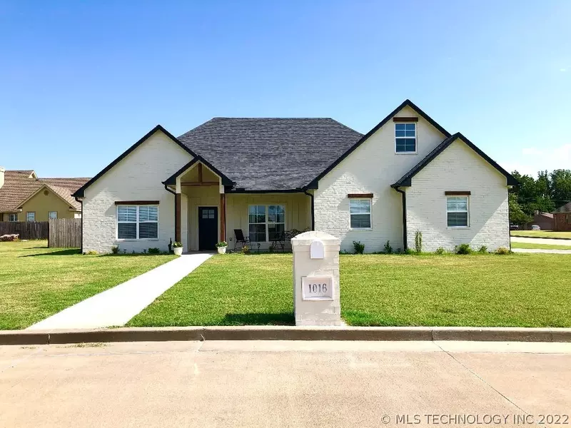 1016 E 14th ST, Cushing, OK 74023