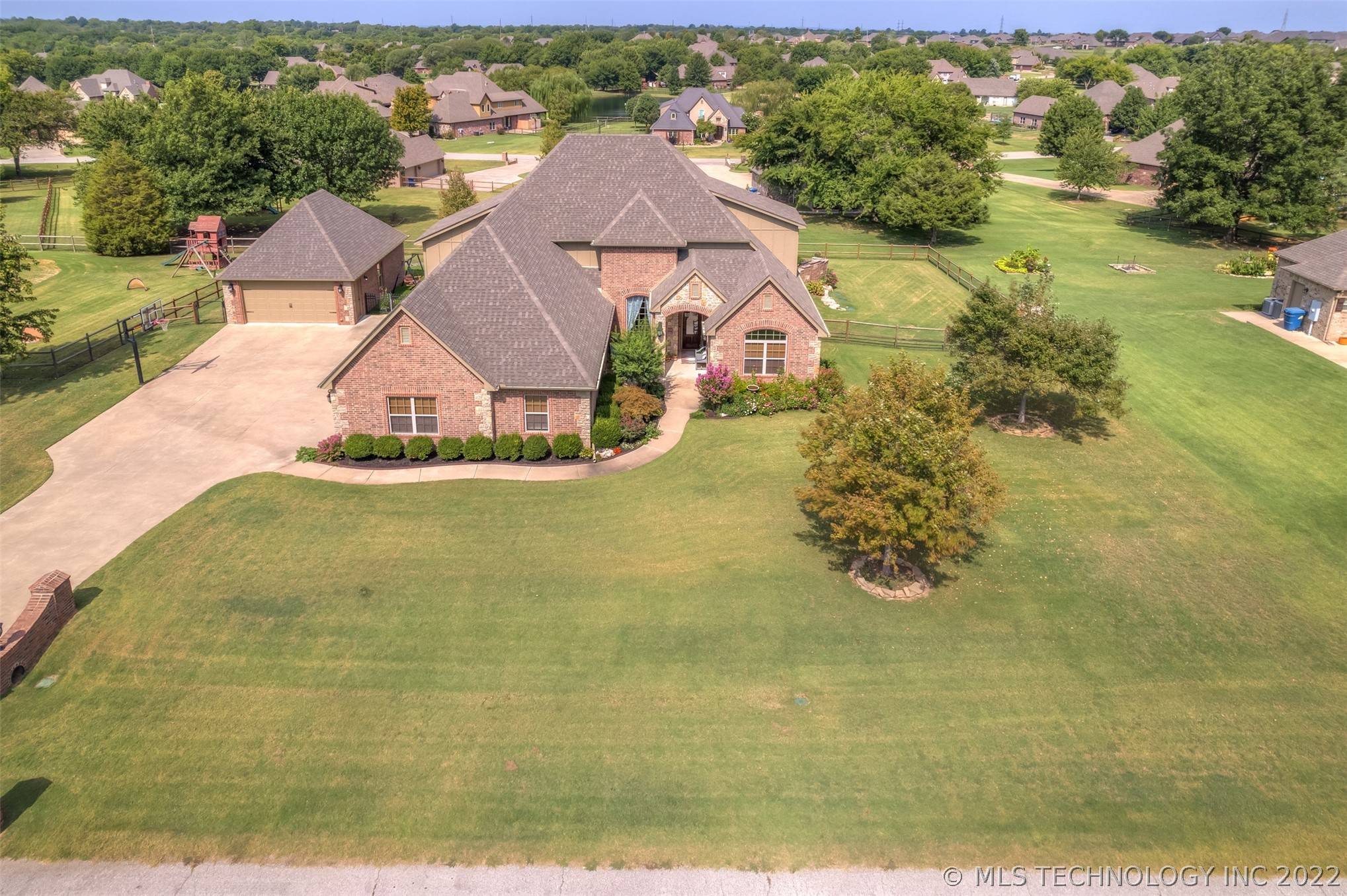 8198 N 70th AVE, Owasso, OK 74055