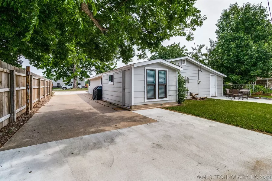 32 Jolene Reid RD, Mead, OK 73449