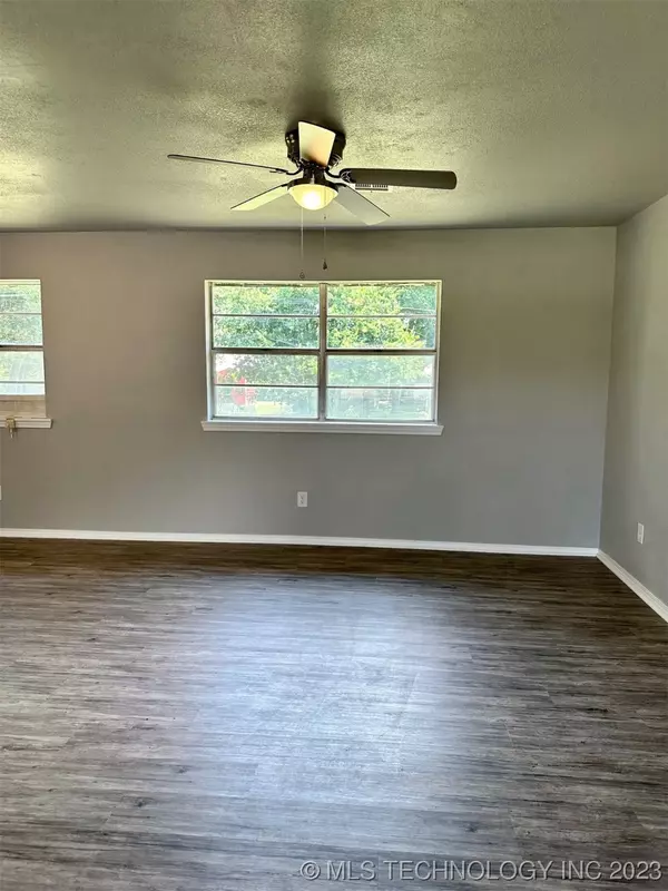 Sulphur, OK 73086,1815 W Wyandotte