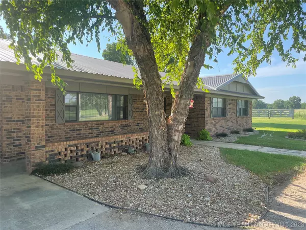 Mannsville, OK 73447,9705 S Lone Cedar