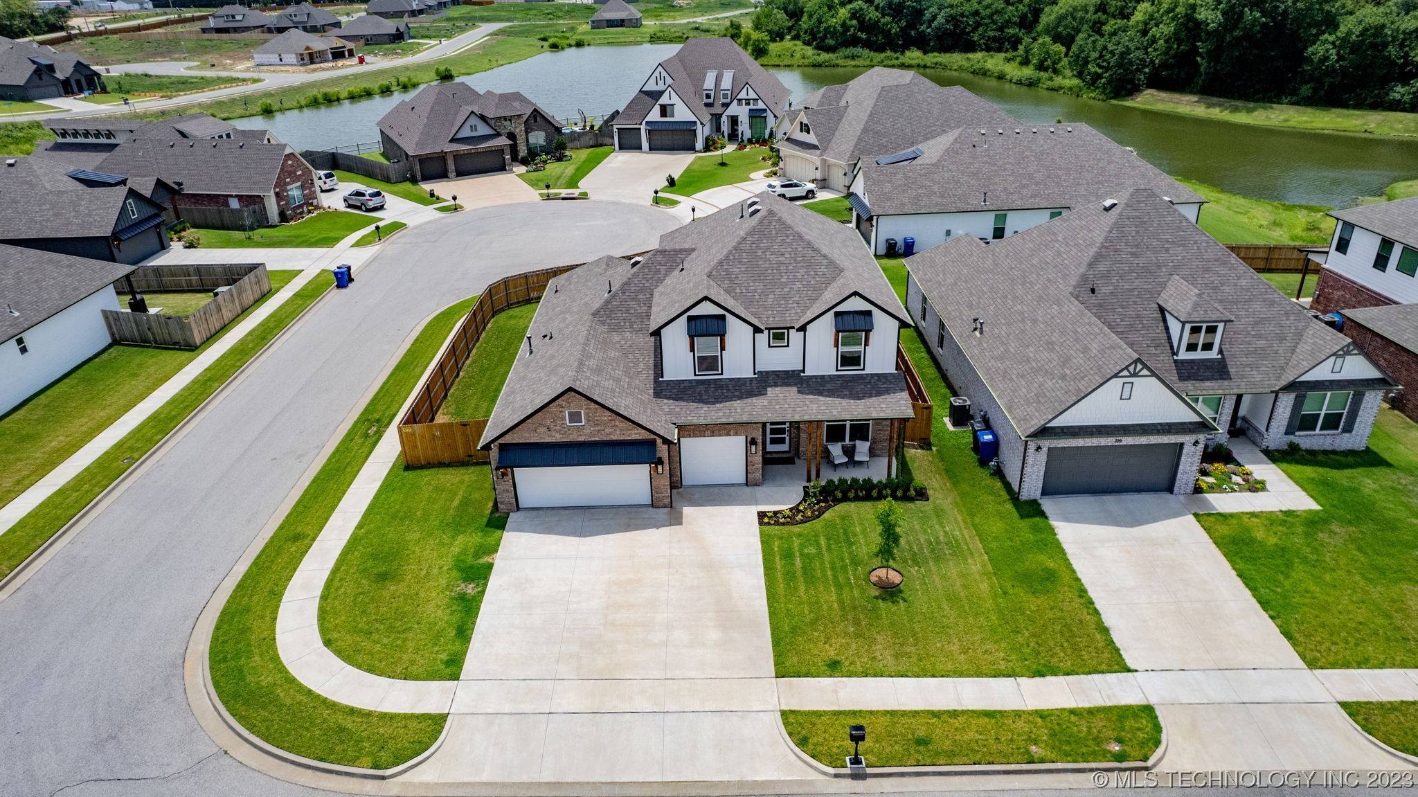 Broken Arrow, OK 74012,711 E Edgewater PL