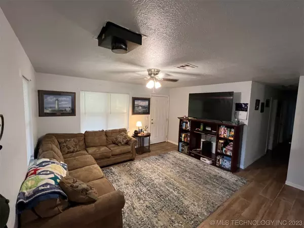 Chouteau, OK 74337,306 N Dugger