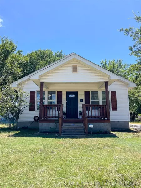 927 E Corona, Ada, OK 74820