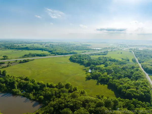 8 S 417th East Avenue, Porter, OK 74454