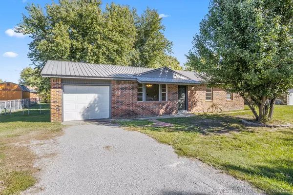 1008 SW 14th ST,  Wagoner,  OK 74467