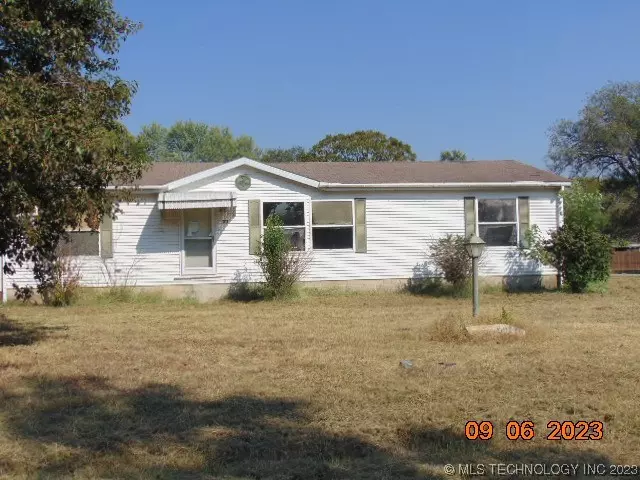 317 Wyandotte ST, So Coffeyville, OK 74072