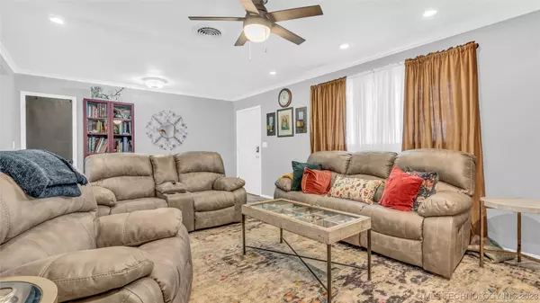 Davis, OK 73030,1101 E Ellis AVE