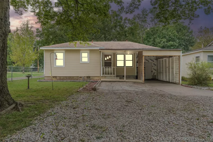 712 S Pecan ST, Nowata, OK 74048