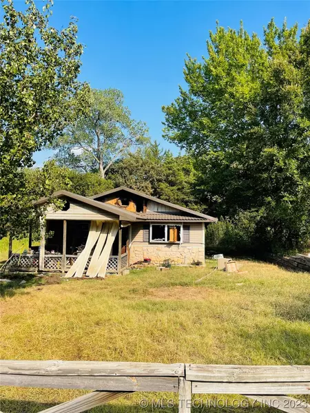 320 Blue Bird LN, Colbert, OK 74733