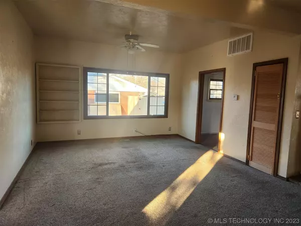 Bartlesville, OK 74006,1716 Arbor DR