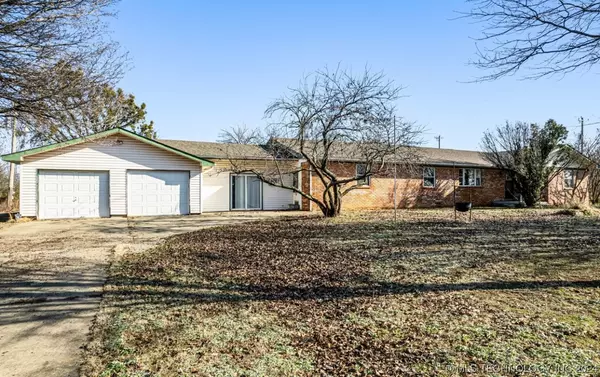 Okemah, OK 74859,105188 N 3770 RD