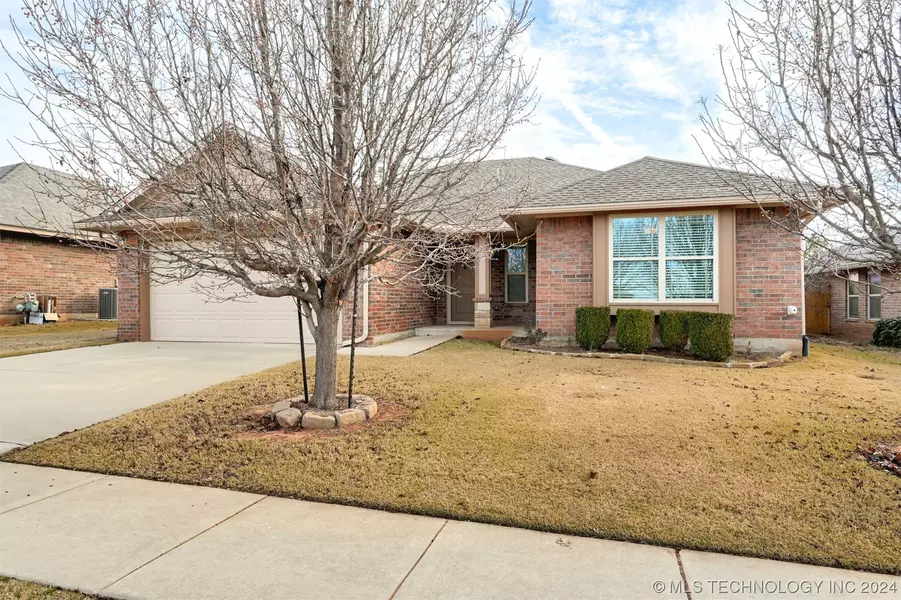 1004 Cimarron Creek, Yukon, OK 73099