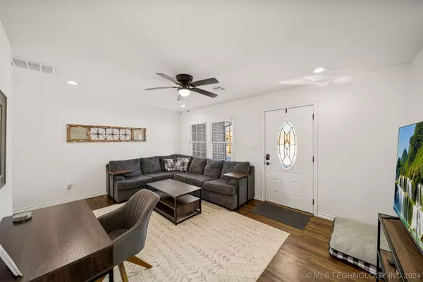 Broken Arrow, OK 74012,323 E Midway ST