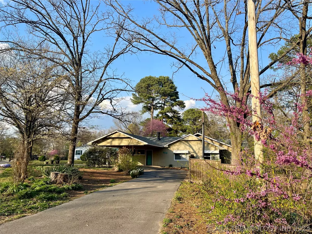 Tahlequah, OK 74464,610 Fowler RD