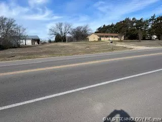 Kingston, OK 73439,417 N Hwy 70