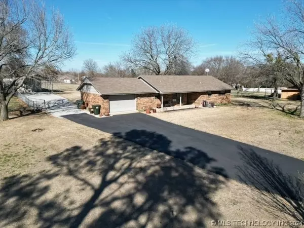 138 Sycamore ST, Lone Grove, OK 73401