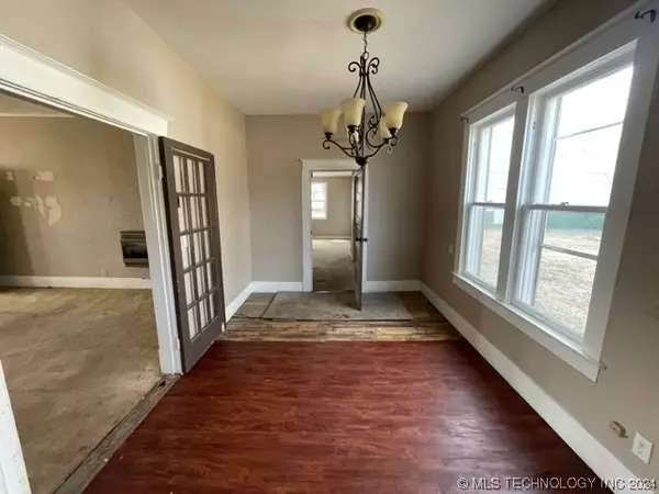 Vian, OK 74962,109 W Lee ST