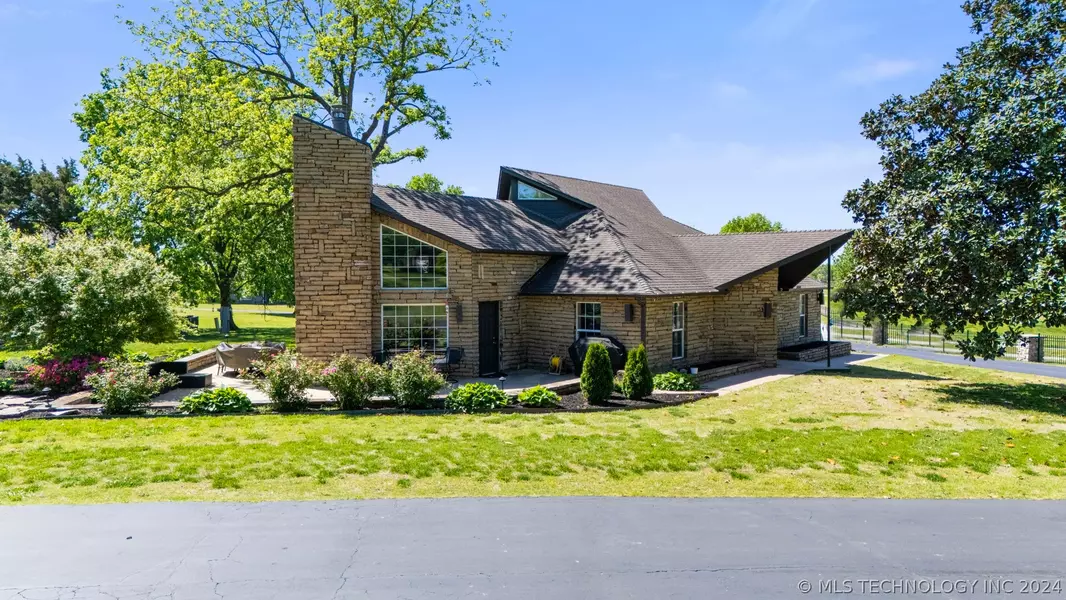 56901 E Walnut DR, Afton, OK 74331