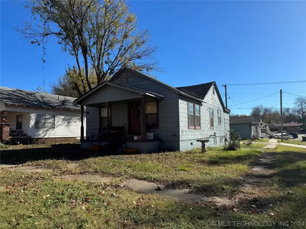 901 Corona ST, Ada, OK 74820
