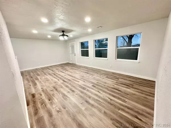 Stigler, OK 74462,505 NW K ST
