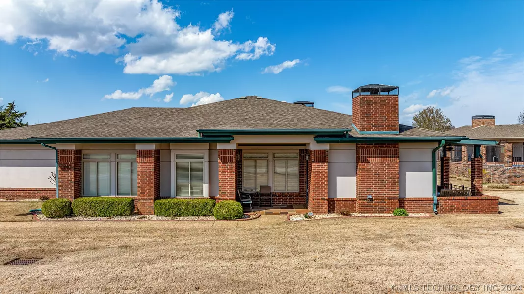 1628 Sunset CIR #1628, Grove, OK 74344
