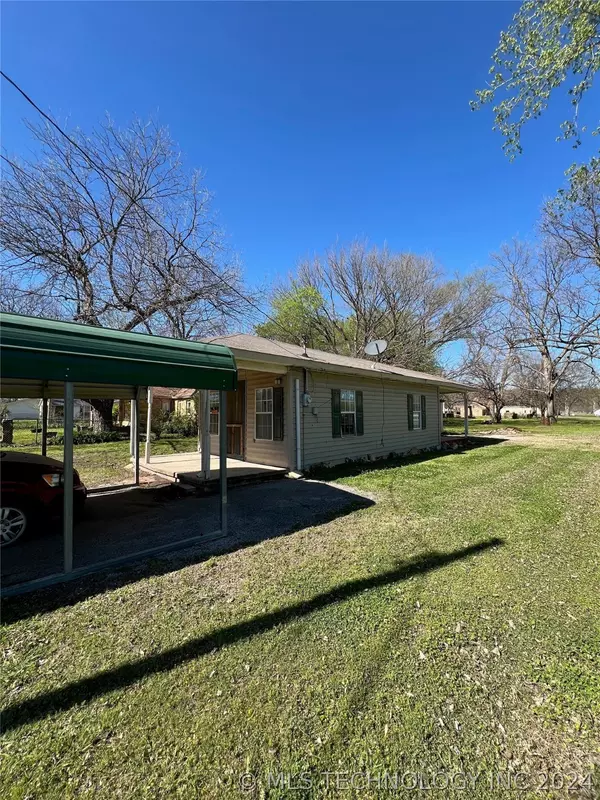 Dougherty, OK 73032,104 S 1st