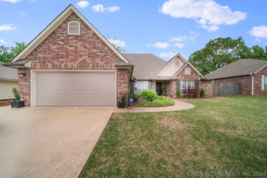 26480 Arrowood DR, Claremore, OK 74019