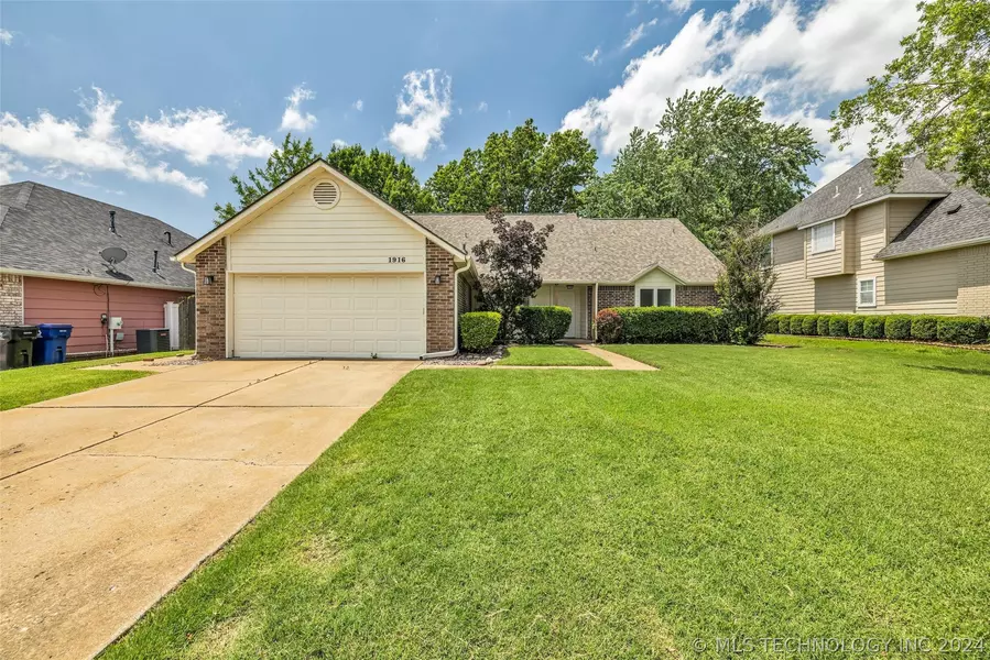 1916 S Aster AVE, Broken Arrow, OK 74012