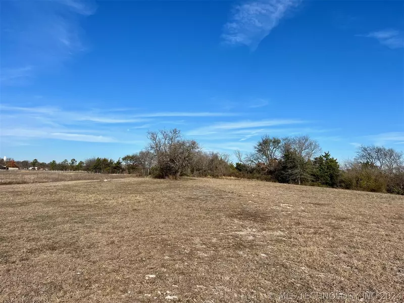 100 Whitney WAY, Madill, OK 73446