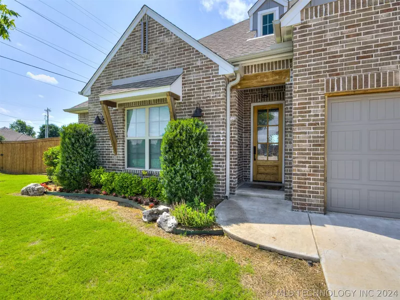 1902 W 117th CT S, Jenks, OK 74037