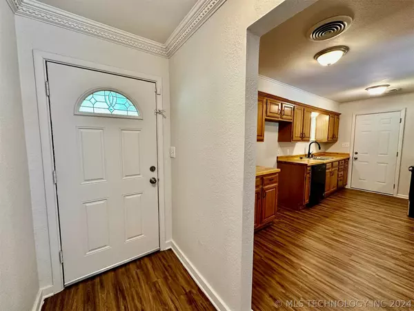 Ardmore, OK 73401,1720 Essex ST