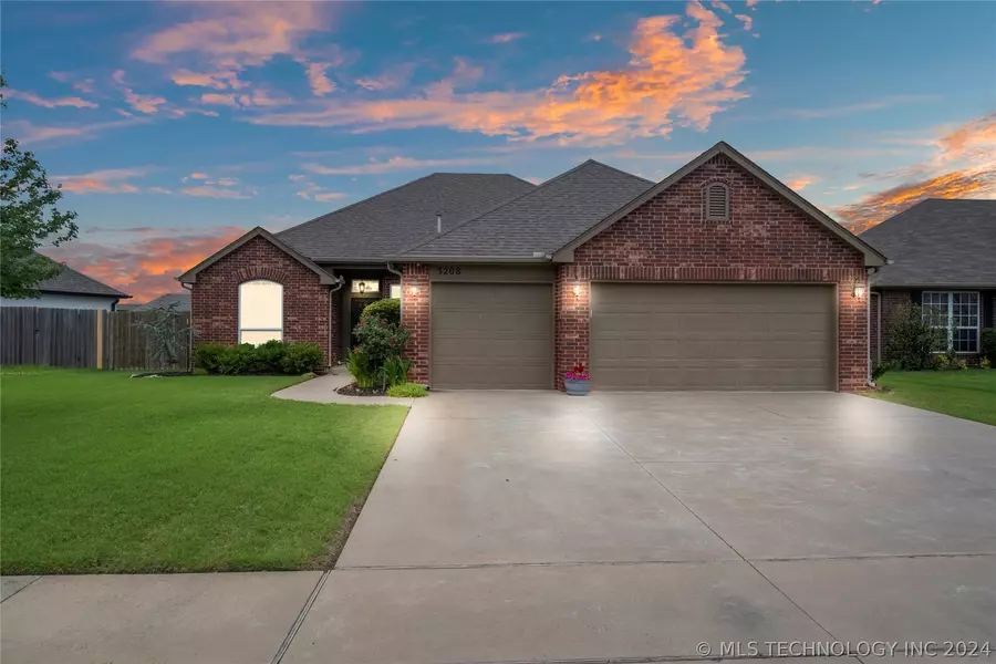 3208 S 208th AVE E, Broken Arrow, OK 74014