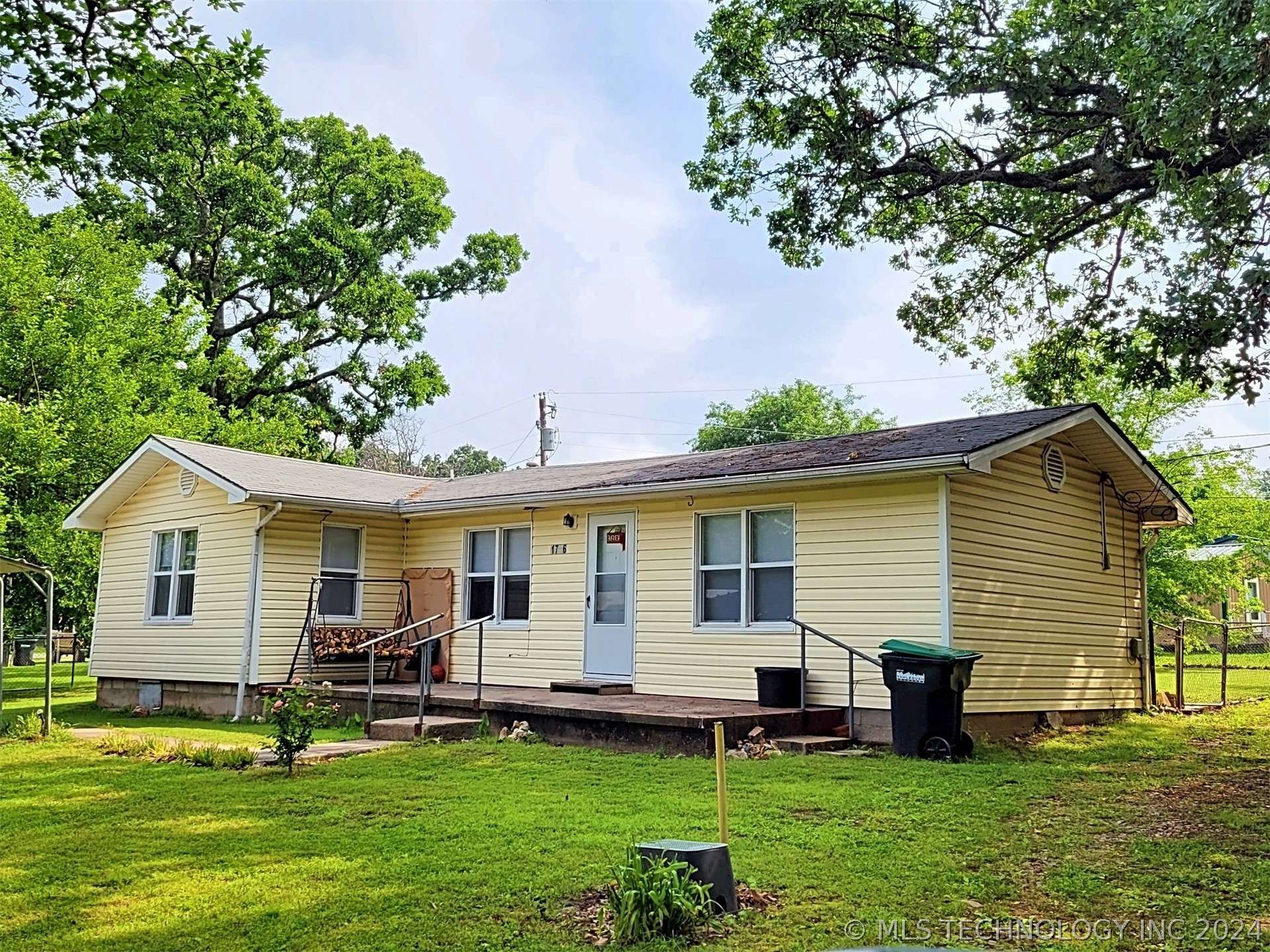 1706 N Vinita AVE, Tahlequah, OK 74464