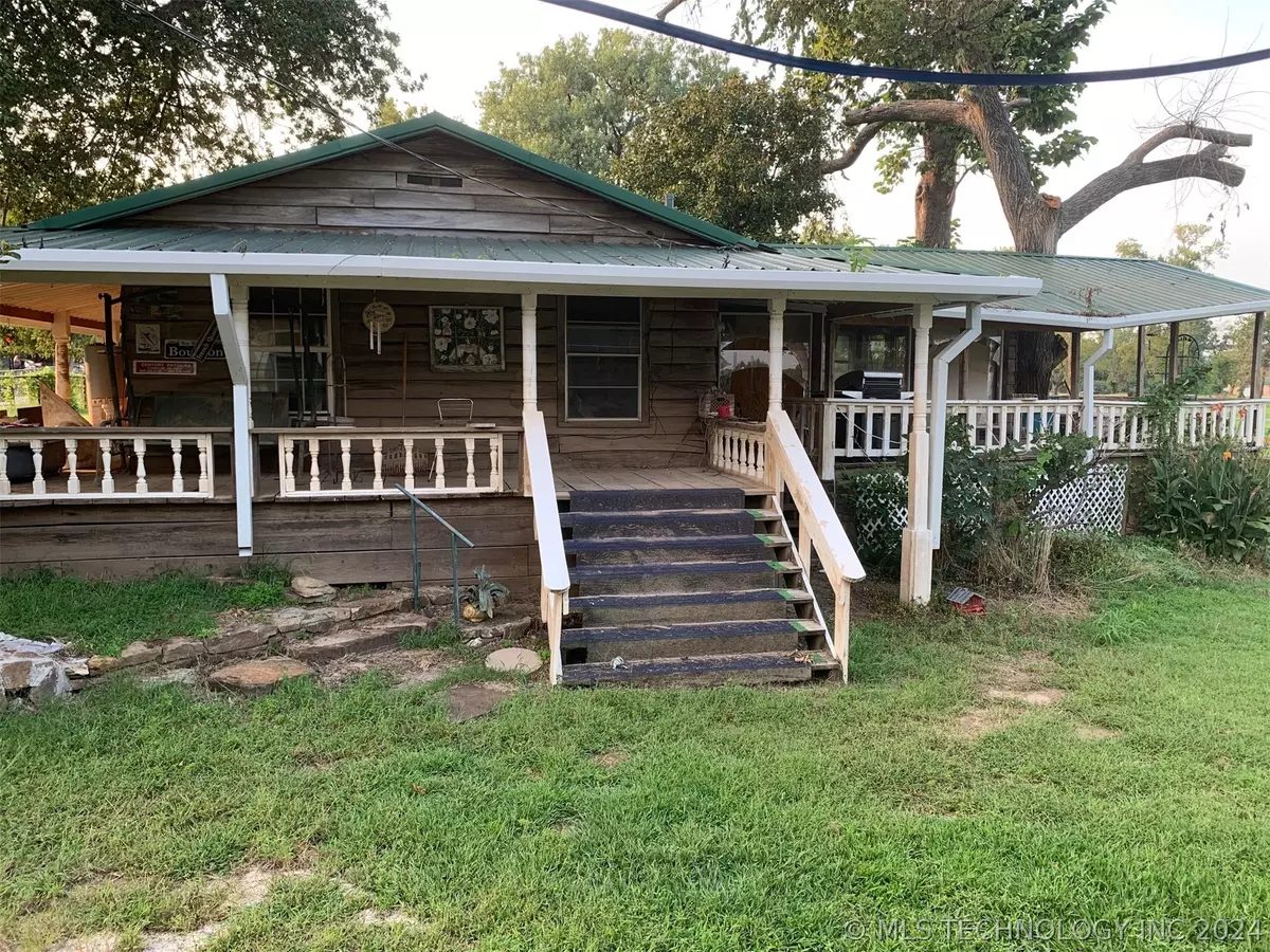 Webbers Falls, OK 74470,216 N River RD
