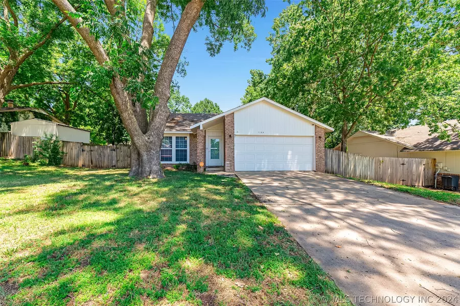 1108 W Fredericksburg ST, Broken Arrow, OK 74011