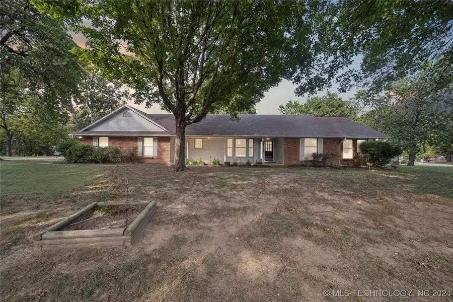 13167 S Cedar ST, Claremore, OK 74017