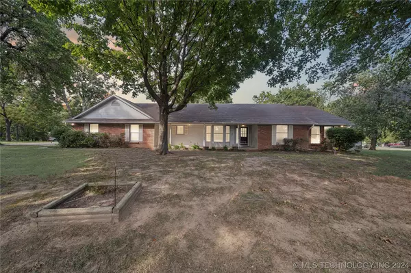 13167 S Cedar ST, Claremore, OK 74017