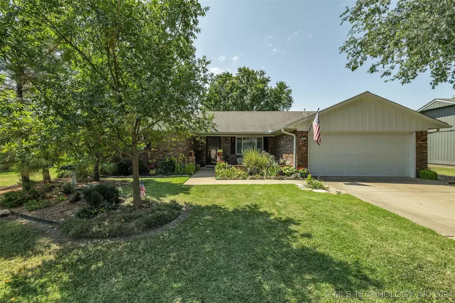 821 W Vicksburg ST, Broken Arrow, OK 74011