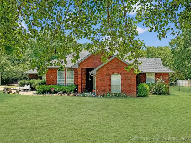 135 K Lynn ST, Lone Grove, OK 73401